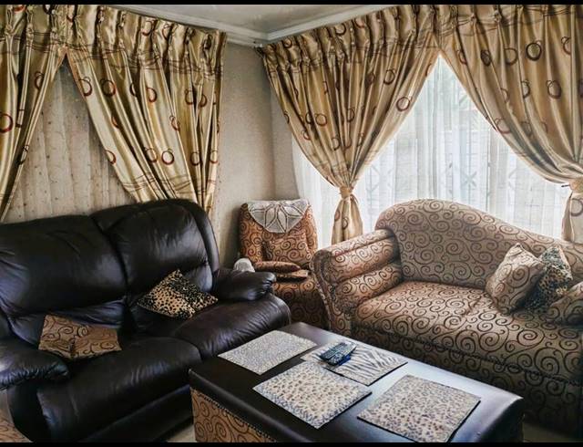 3 BEDROOM HOUSE FOR SALE IN WESTENBURG